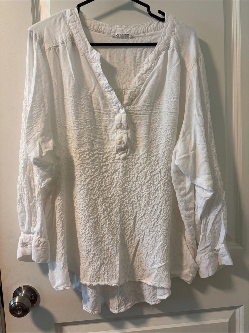 Jane and Delancey White Textured V‑Neck Henley Tunic